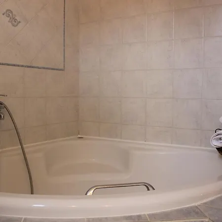 Pinehouse King アパート