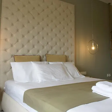 Pinehouse King アパート ニキティ