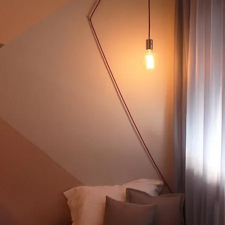 Pinehouse King Apartment *